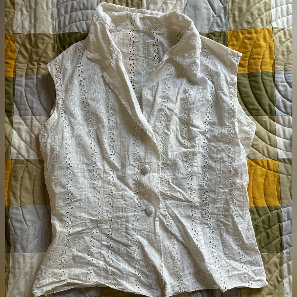 Vintage eyelet button down tank top